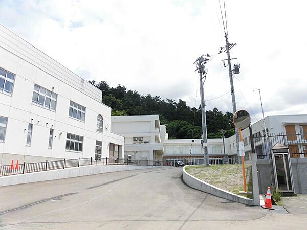 detached 山形県村山市楯岡鶴ケ町1丁目13-5
地図を見る