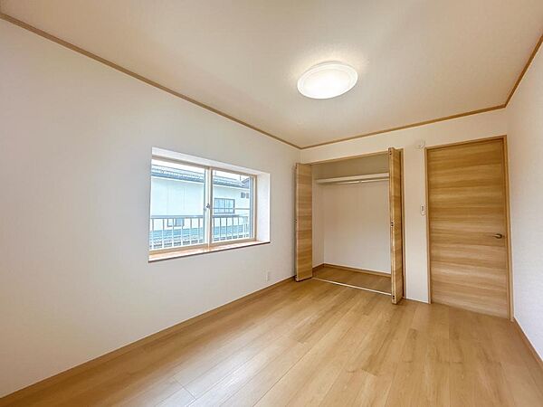 detached 山形県村山市楯岡鶴ケ町1丁目13-5
地図を見る