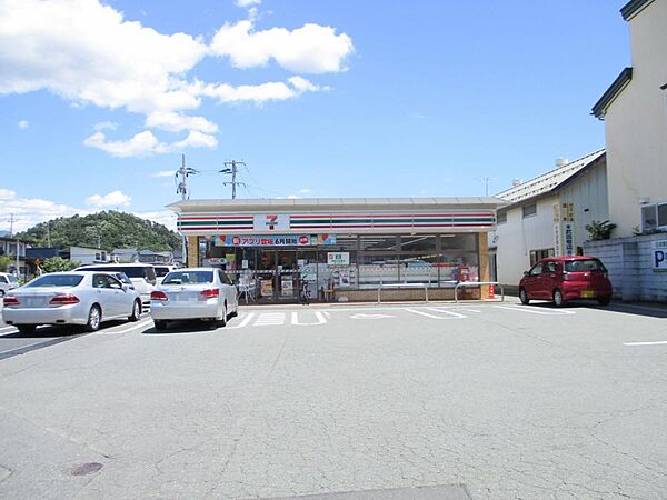 detached 山形県東根市神町営団一条通り12-12-5
地図を見る