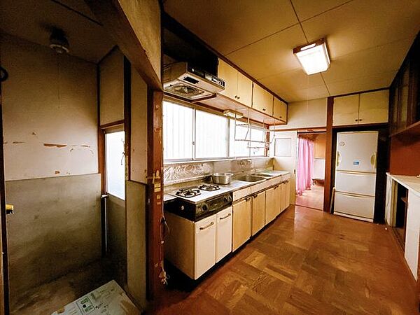 【現況販売】キッチンの写真です。給排水点検を行ってのお引き渡しになります。