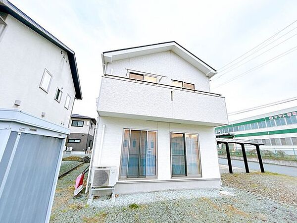 【外観写真】木造ならでは心やすらぐ住まいです。