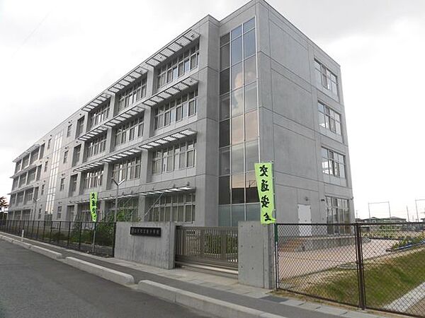 【周辺環境】山形市立東小学校まで約1100ｍ(徒歩8分))ほどよい距離を歩くことで体力がつきます。お友達とおしゃべりしながら通学するのも楽しみですね。 1200m