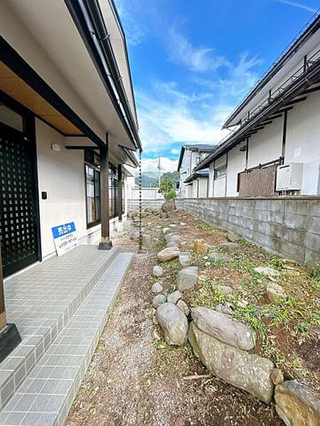 【リフォーム済】庭は植栽伐採、剪定を行いました。