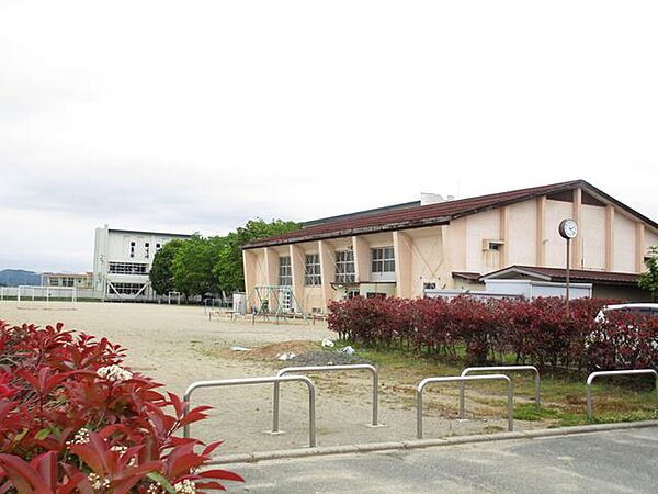 山形市立出羽小学校 【周辺環境/小学校】出羽小学校まで800ｍ(徒歩10分)