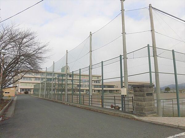 【周辺環境/中学校】山形市立第七中学校まで2500ｍ(徒歩32分)
