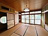 リビング/ダイニング：【リフォーム中】1階南東側和室は間取り変更でリビングに取り込みます。床フローリング張り、天井壁クロス貼替、照明交換等を行います。