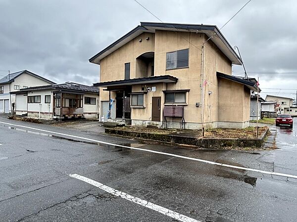 detached 山形県米沢市万世町桑山4092
地図を見る