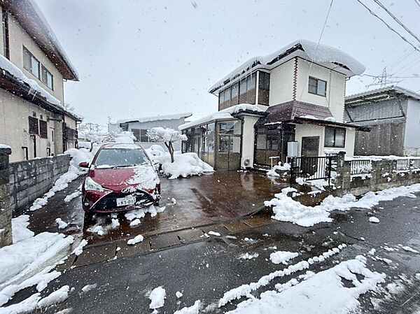 detached 山形県米沢市中田町字道ノ上三901-9
地図を見る