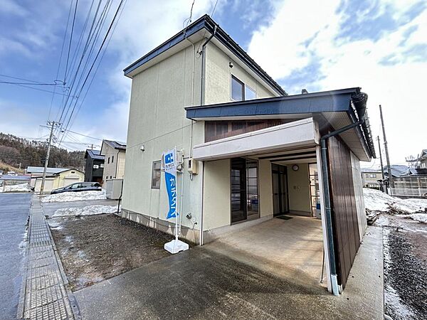 detached 山形県南陽市二色根202-16
地図を見る