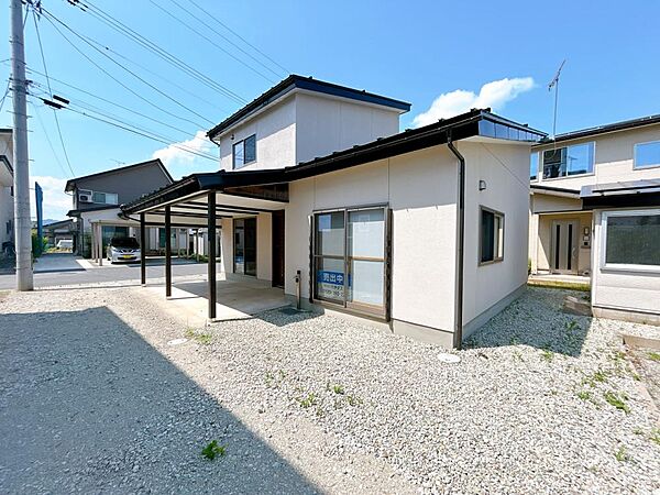 detached 山形県南陽市二色根202-16
地図を見る