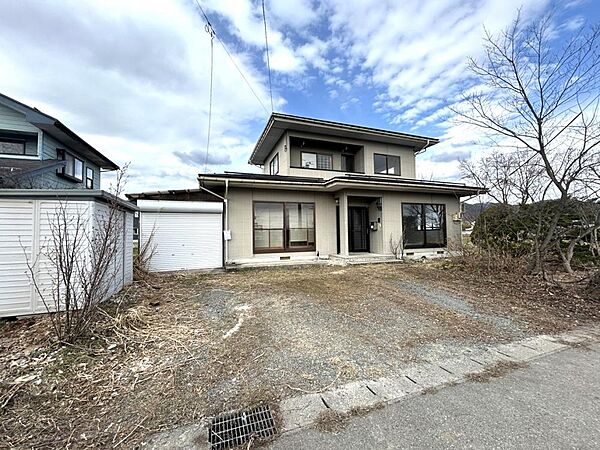 detached 山形県南陽市宮内566-7
地図を見る
