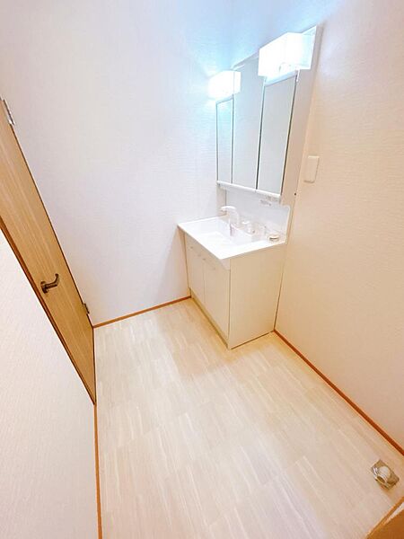 detached 山形県米沢市通町6丁目14-8
地図を見る