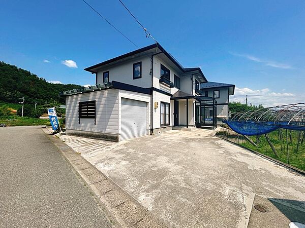 detached 山形県南陽市三間通709-6
地図を見る