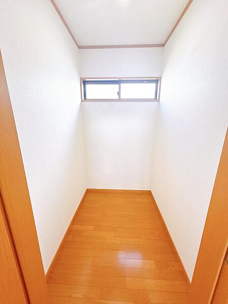 detached 山形県米沢市中田町858-19
地図を見る