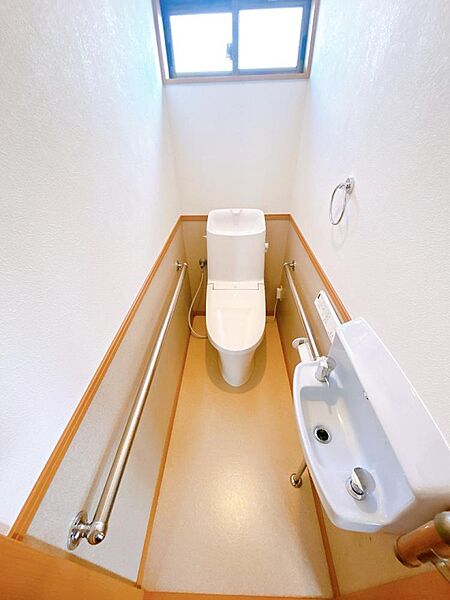 detached 山形県米沢市中田町858-19
地図を見る