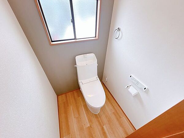 【リフォーム済／トイレ】トイレは新品に交換しました。接肌に触れるところなので設備が新しいと気持ちいいですね。