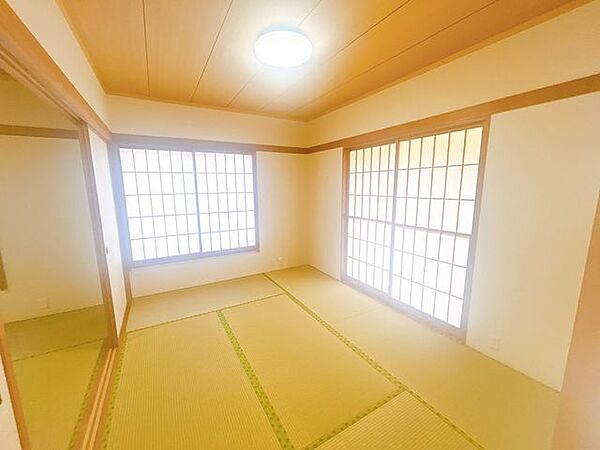 【リフォーム済／1階南側和室6畳】襖・障子張替、畳表替しました。
