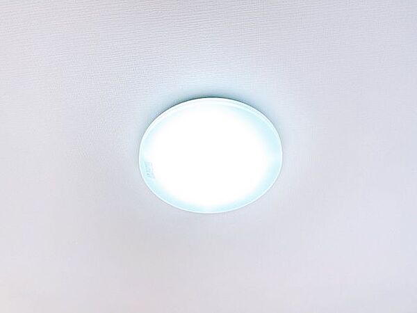 【照明】一部の照明器具は新品交換します。照明器具は設置した状態でお引渡しを致しますのでお客様が別途ご購入いただく必要はございません。