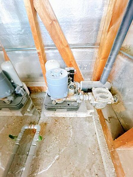 井戸ポンプです。消雪用として井戸水が使えるので、便利ですね