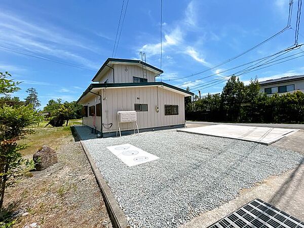 【リフォーム済／外観】北側の外観になります。合併浄化槽を新設しました。
