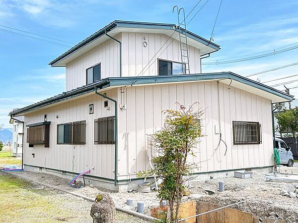 【リフォーム中／外観】北側の外観になります。
