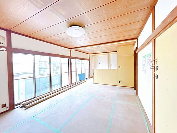 【リフォーム中／LDK10.25帖】間取り変更で洋室9帖になります。床フローリング張り、壁天井はクロス張替えをします。