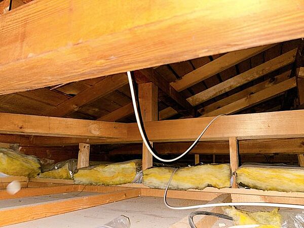 【リフォーム済／小屋裏】雨漏り、結露の確認をしました。