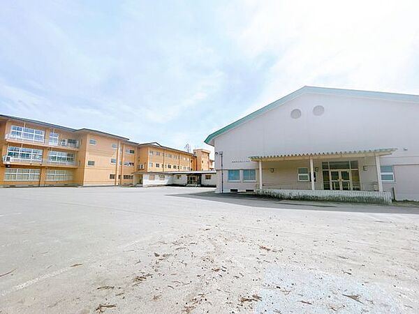 【周辺環境/小学校】漆山小学校まで約1000ｍ(徒歩13分)