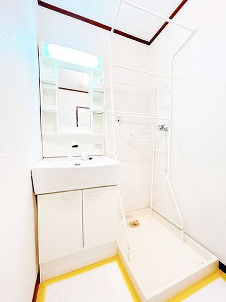 【リフォーム中】洗面所の写真です。クリーニングを行います。