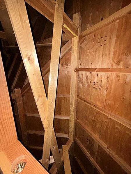 【リフォーム済】小屋裏になります。雨漏りを点検を行いました。見えない部分だからこそ点検済みだと安心ですね。