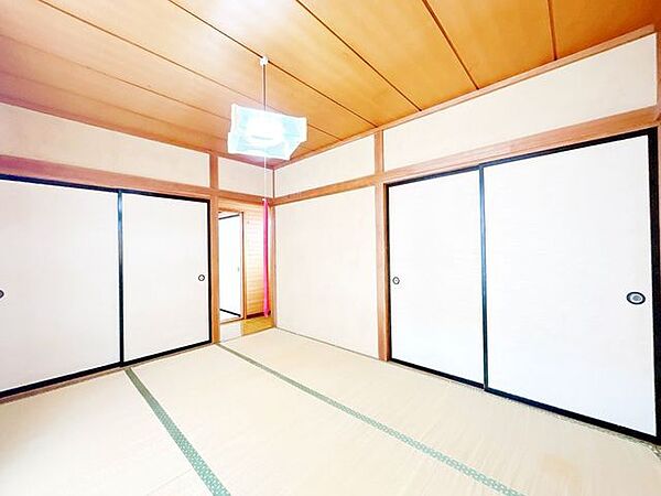 【リフォーム中】2階和室です。クリーニングを行います。