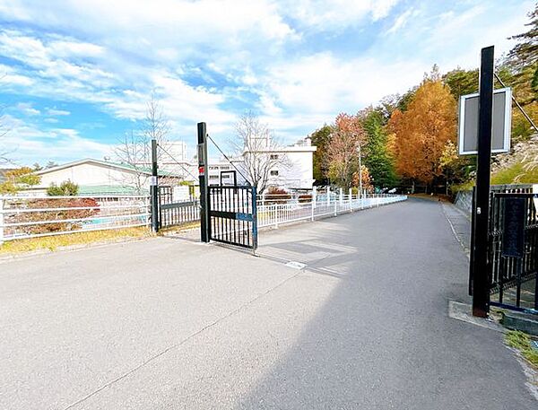 仙台市立折立小学校 折立小学校まで徒歩35分。 2780m
