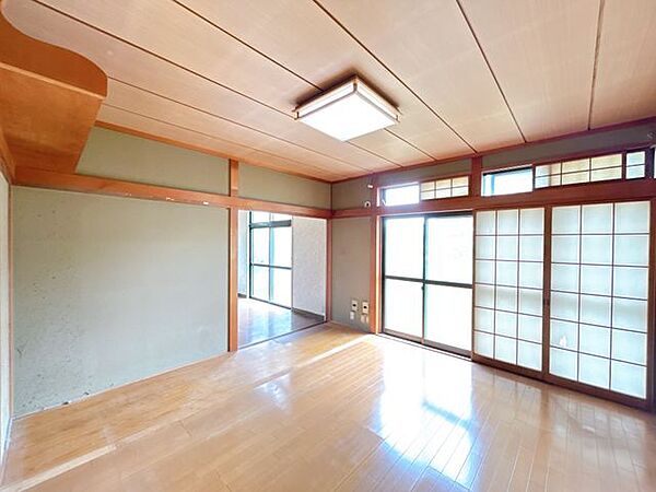 価格には消費税、リフォーム費用を含みます。リフォーム中でもご案内可能。内覧希望の方はお電話ください。