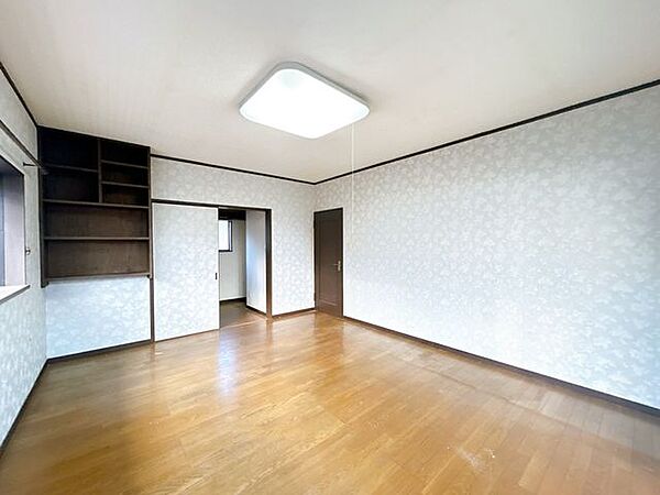 【9/28まで現況販売】2階西側洋室です。ウォークインクローゼット付きです。主寝室にいかがでしょうか。