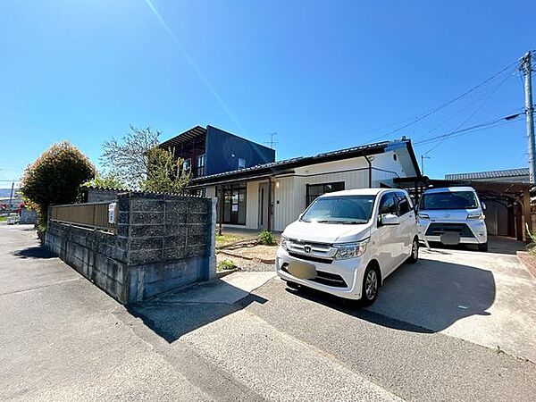 【リフォーム完了】駐車場は縦列2台分です。