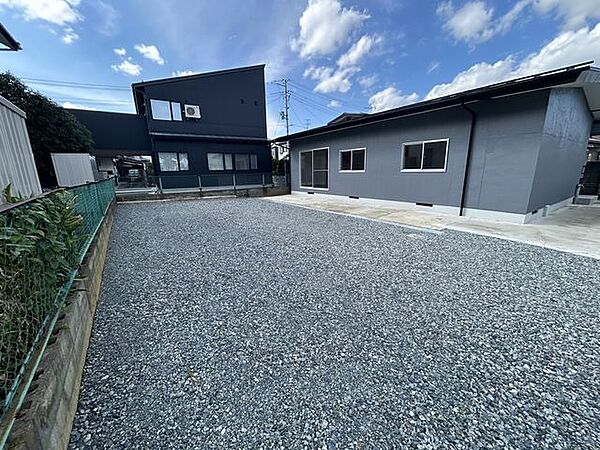 価格には消費税、リフォーム費用を含みます。リフォーム中でもご案内可能。内覧希望の方はお電話ください。
