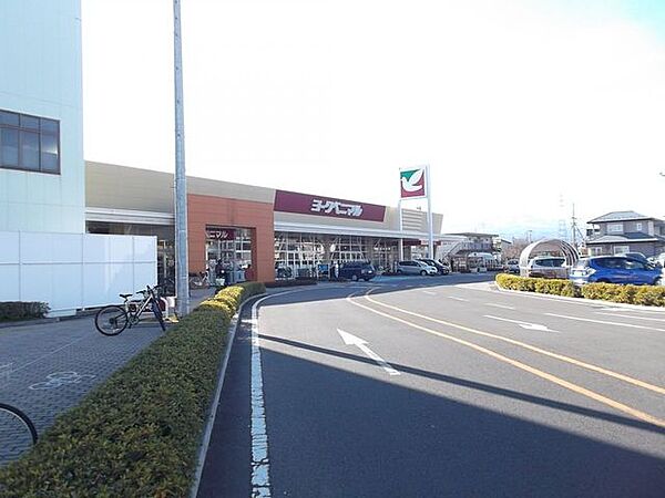 御山 【周辺環境】ヨークベニマル泉店まで約1000ｍ(徒歩13分)です。 700m