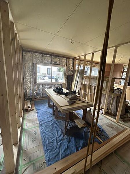 【リフォーム中】1階中央和室は洋室に変更を行います。天井壁クロスの張替、床フロアの張替を行う予定です。