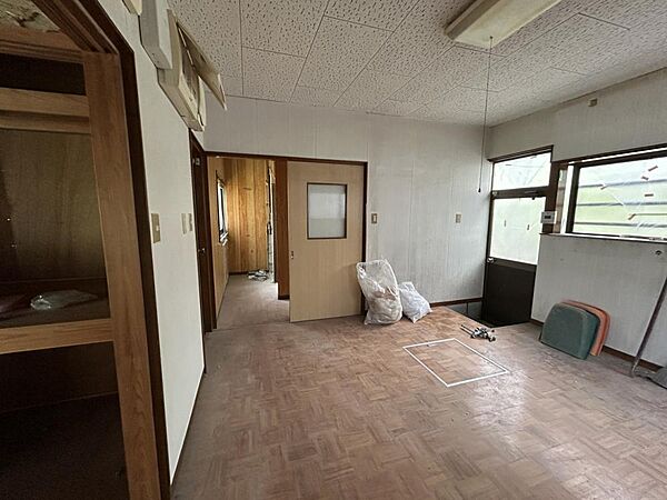detached 福島県須賀川市松塚字北山54-14
地図を見る