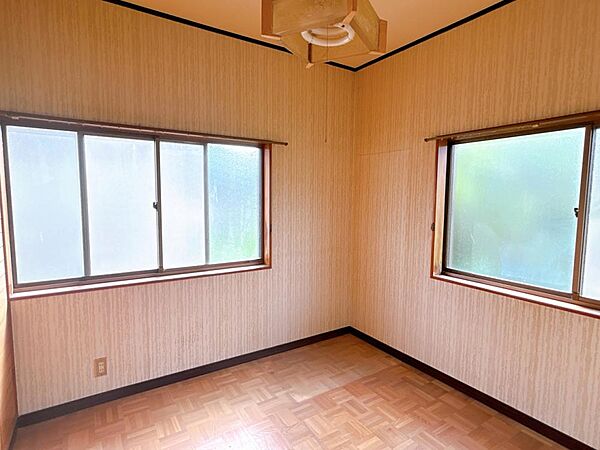 detached 福島県西白河郡泉崎村大字関和久字八雲神社6-10
地図を見る