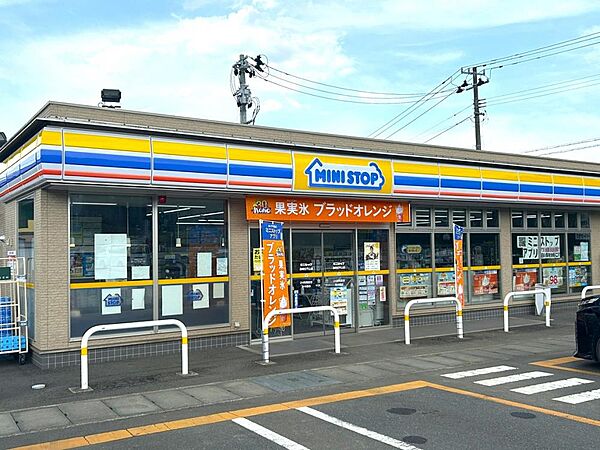 detached 福島県西白河郡泉崎村大字関和久字八雲神社6-10
地図を見る