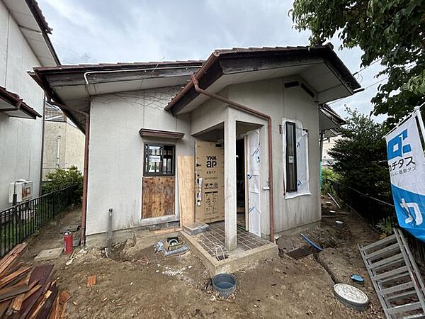 【リフォーム予定/外観】これから外壁塗装、駐車拡張工事等を行う予定です。外壁もサイディング張り（一部塗装）を行いますので見た目の印象もガラッと変わります。駐車場も拡張して合計4台停められるようになり…