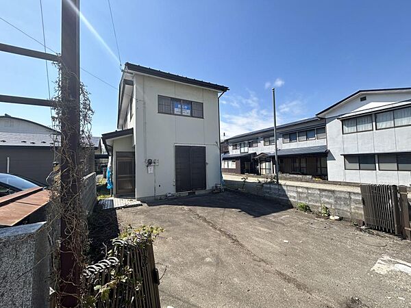 detached 福島県喜多方市塩川町字反町918-3
地図を見る