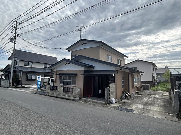 detached 福島県喜多方市字桜ガ丘1丁目11
地図を見る