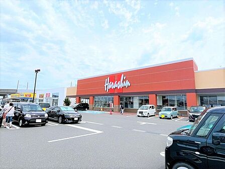 原信女池店様まで約750m(徒歩11分)です。