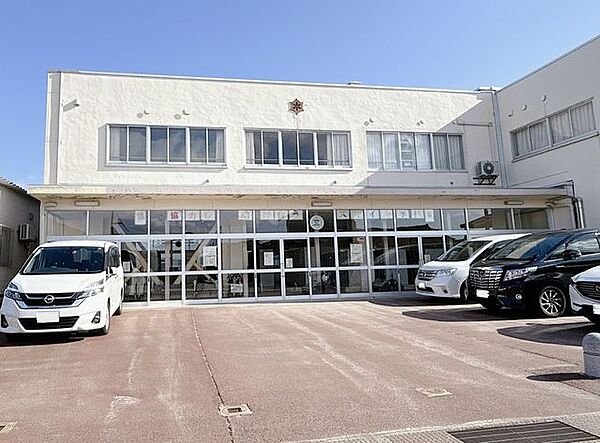 新潟市立亀田東小学校まで約650ｍです。