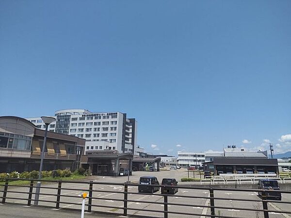【周辺環境】魚沼基幹病院まで車で約10分(約2400ｍ)です。