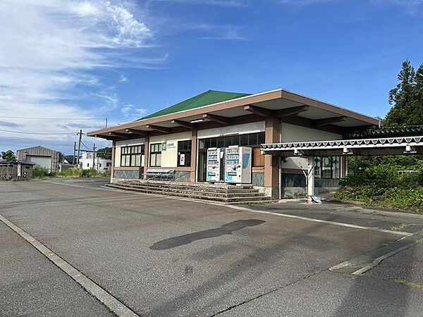 出雲崎駅（JR東日本　越後線） 【周辺環境】JR越後線「出雲崎駅」まで約600ｍ（徒歩約8分）です。 400m