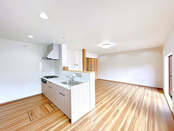 【リフォーム済】価格には消費税、リフォーム費用を含みます。リフォーム中でもご案内可能。内覧希望の方はお電話ください。