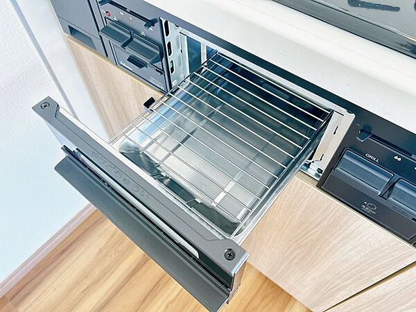 【リフォーム済】新品交換予定のキッチンは無水片面焼きグリル付きです。